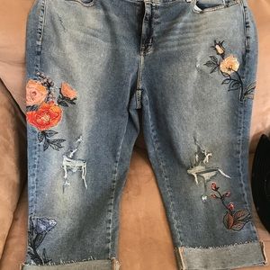 Lane Bryant - embroidered girlfriend crop size 20